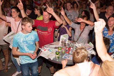 Podium & Sfeer @ Vlaanderen Zingt 2015 in St.-Katelijne-Waver, picture 152, photographed by Guy Danneels - FrontView Magazine