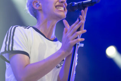 Years & Years @ Lowlands 2015, picture 8, photographed by Dorien Goetschalckx - FrontView Magazine