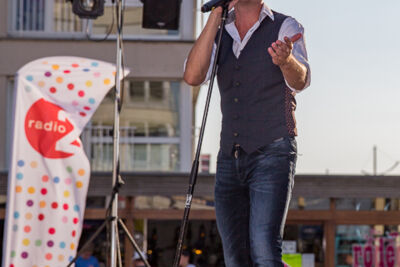 Podium & Sfeer @ Vlaanderen Zingt 2015 in St.-Idesbald, foto 3, foto's door Guy Danneels - FrontView Magazine