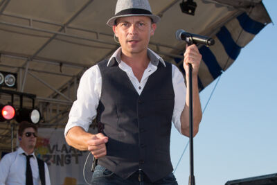 Podium & Sfeer @ Vlaanderen Zingt 2015 in St.-Idesbald, foto 9, foto's door Guy Danneels - FrontView Magazine
