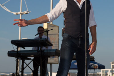 Podium & Sfeer @ Vlaanderen Zingt 2015 in St.-Idesbald, foto 14, foto's door Guy Danneels - FrontView Magazine