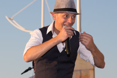 Podium & Sfeer @ Vlaanderen Zingt 2015 in St.-Idesbald, foto 28, foto's door Guy Danneels - FrontView Magazine