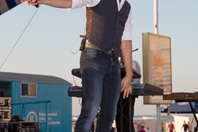 Podium & Sfeer @ Vlaanderen Zingt 2015 in St.-Idesbald, foto 31, foto's door Guy Danneels - FrontView Magazine