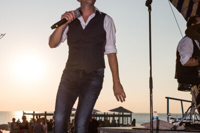 Podium & Sfeer @ Vlaanderen Zingt 2015 in St.-Idesbald, foto 32, foto's door Guy Danneels - FrontView Magazine