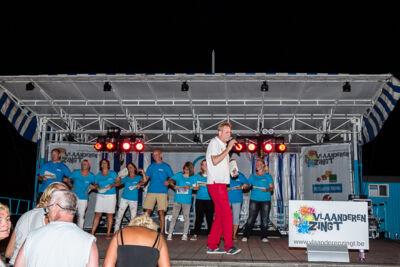 Podium & Sfeer @ Vlaanderen Zingt 2015 in St.-Idesbald, foto 60, foto's door Guy Danneels - FrontView Magazine