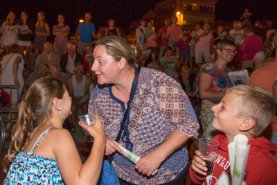 Podium & Sfeer @ Vlaanderen Zingt 2015 in St.-Idesbald, foto 66, foto's door Guy Danneels - FrontView Magazine