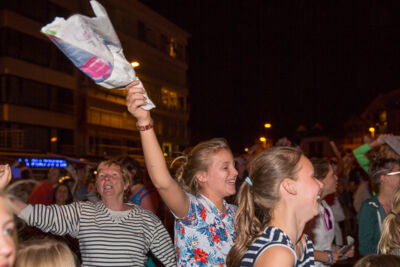 Podium & Sfeer @ Vlaanderen Zingt 2015 in St.-Idesbald, foto 96, foto's door Guy Danneels - FrontView Magazine