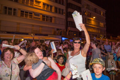 Podium & Sfeer @ Vlaanderen Zingt 2015 in St.-Idesbald, foto 97, foto's door Guy Danneels - FrontView Magazine