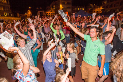 Podium & Sfeer @ Vlaanderen Zingt 2015 in St.-Idesbald, foto 99, foto's door Guy Danneels - FrontView Magazine