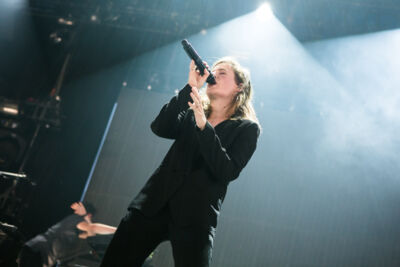 Christine and the Queens @ Lowlands 2015, picture 2, photographed by Dorien Goetschalckx - FrontView Magazine