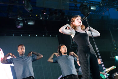 Christine and the Queens @ Lowlands 2015, picture 5, photographed by Dorien Goetschalckx - FrontView Magazine