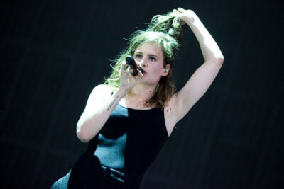 Christine and the Queens @ Lowlands 2015, picture 17, photographed by Dorien Goetschalckx - FrontView Magazine