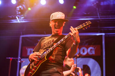Dog eat Dog Masters@ Rock 2015, foto 5, foto's door Frank Lambrechts - FrontView Magazine