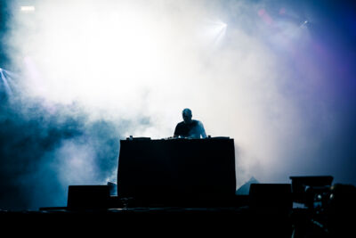 DJ Tom Barman @ Maanrock 2015, picture 6, photographed by Geert Pieters - FrontView Magazine