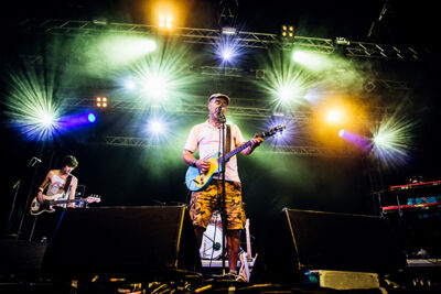 Fischer-Z @ Boerenrock 2015, foto 2, foto's door Elke Briers - FrontView Magazine