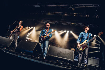 K's Choice @ Boerenrock 2015, foto 2, foto's door Elke Briers - FrontView Magazine