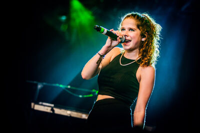 Laura Tesoro @ Boerenrock 2015, picture 1, photographed by Elke Briers - FrontView Magazine