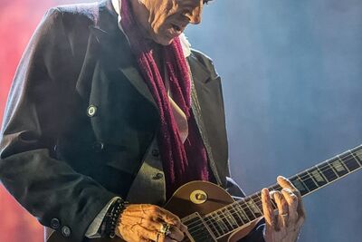 The Scabs @ Villa Pace 2015, picture 3, photographed by Edwin Houdevelt - FrontView Magazine