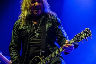 Gotthard @ OlensFest 2015, foto 13, foto's door Edwin Houdevelt - FrontView Magazine