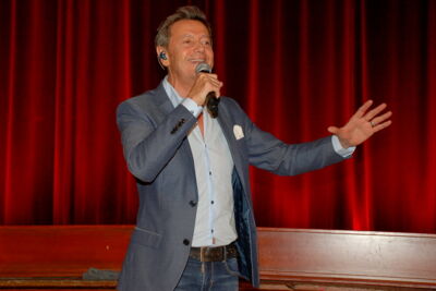 CD voorstelling Willy Sommers @ Zaal Eldorado Humbeek, picture 5, photographed by Peter Minnebo - FrontView Magazine