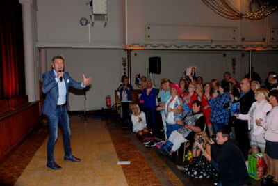 CD voorstelling Willy Sommers @ Zaal Eldorado Humbeek, picture 8, photographed by Peter Minnebo - FrontView Magazine