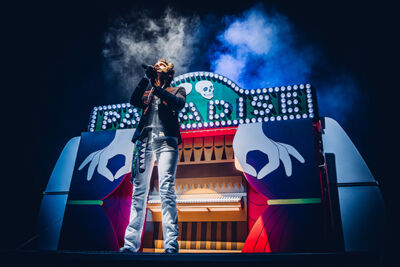 Mika @ Vorst Nationaal, picture 8, photographed by Elke Briers - FrontView Magazine