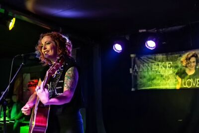 Anneke Van Giersbergen @ De Verlichte Geest, picture 4, photographed by Edwin Houdevelt - FrontView Magazine