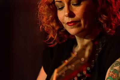 Anneke Van Giersbergen @ De Verlichte Geest, picture 22, photographed by Edwin Houdevelt - FrontView Magazine