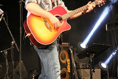 Robby Longo @ Bogget Fieest, picture 1, photographed by Heidi Elen - FrontView Magazine