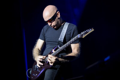 Joe Satriani @ De Roma, picture 8, photographed by Dorien Goetschalckx - FrontView Magazine