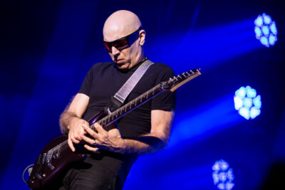 Joe Satriani @ De Roma, picture 12, photographed by Dorien Goetschalckx - FrontView Magazine