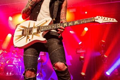 Asking Alexandria @ Trix, picture 6, photographed by Edwin Houdevelt - FrontView Magazine