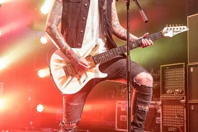 Asking Alexandria @ Trix, picture 17, photographed by Edwin Houdevelt - FrontView Magazine