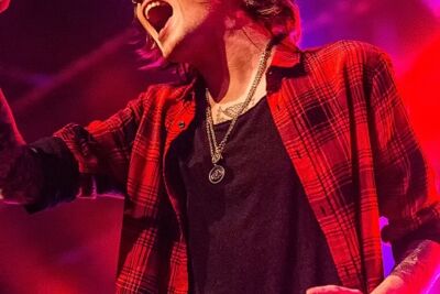Asking Alexandria @ Trix, picture 18, photographed by Edwin Houdevelt - FrontView Magazine