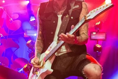 Asking Alexandria @ Trix, picture 24, photographed by Edwin Houdevelt - FrontView Magazine