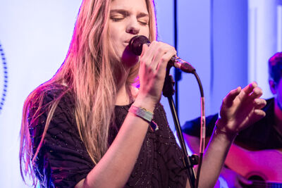 Emma Bale - Showcase @ Felixpakhuis Antwerpen, picture 24, photographed by Guy Danneels - FrontView Magazine
