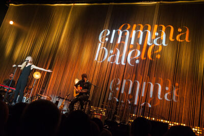 Emma Bale Voorprogramma Stan Van Samang @ Lotto Arena, picture 7, photographed by Dimitri Vanlommel - FrontView Magazine