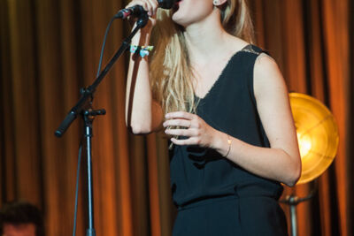 Emma Bale Voorprogramma Stan Van Samang @ Lotto Arena, picture 8, photographed by Dimitri Vanlommel - FrontView Magazine