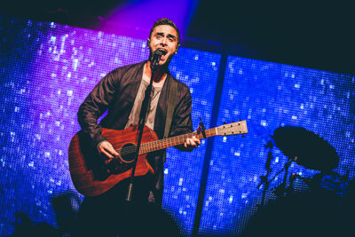 Måns Zelmerlöw @ Het Depot, picture 10, photographed by Elke Briers - FrontView Magazine