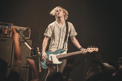 R5: SometimeLast Night tour @ Stadsschouwburg Antwerpen, picture 3, photographed by Alana Clemens - FrontView Magazine