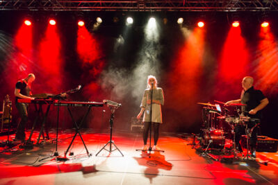 Alice On The Roof @ Decibelz, picture 1, photographed by FrontView Magazine