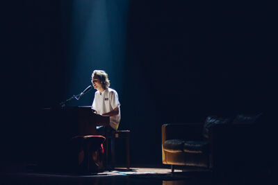 An Evening with Jett Rebel @ Chassé Theater, picture 1, photographed by Elke Briers - FrontView Magazine