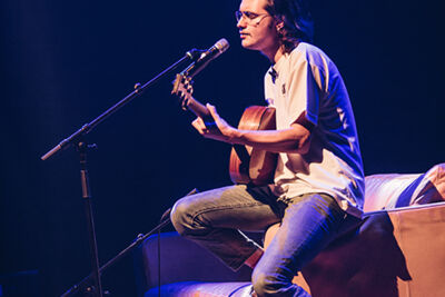 An Evening with Jett Rebel @ Chassé Theater, picture 2, photographed by Elke Briers - FrontView Magazine