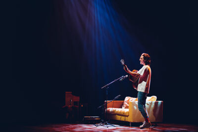 An Evening with Jett Rebel @ Chassé Theater, picture 5, photographed by Elke Briers - FrontView Magazine