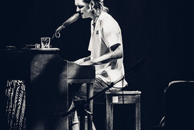 An Evening with Jett Rebel @ Chassé Theater, picture 8, photographed by Elke Briers - FrontView Magazine