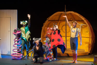 De Reuzenperzik Uitgezonderd Theater!, foto 40, foto's door Goele Bormans - FrontView Magazine