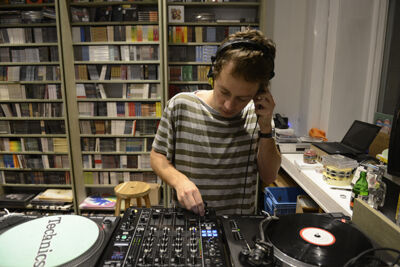 (Her)opening Bilbo Records Leuven @ Bilbo, picture 10, photographed by Bart Scholliers - FrontView Magazine