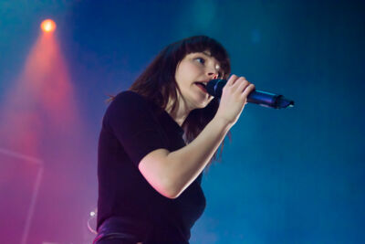 CHVRCHES @ Ancienne Belgique, picture 2, photographed by Erwin Evrard - FrontView Magazine