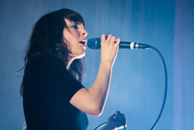 CHVRCHES @ Ancienne Belgique, picture 8, photographed by Erwin Evrard - FrontView Magazine