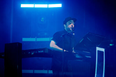 CHVRCHES @ Ancienne Belgique, picture 9, photographed by Erwin Evrard - FrontView Magazine